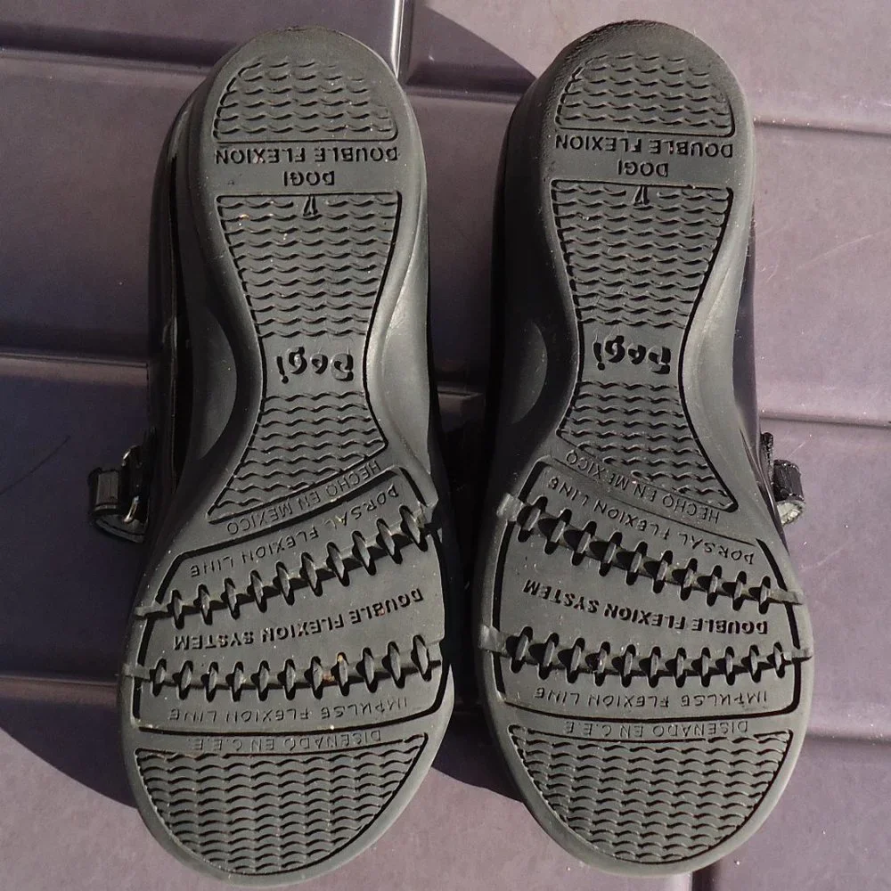 SIZE 17.  Dogi® patent leather dress shoes.